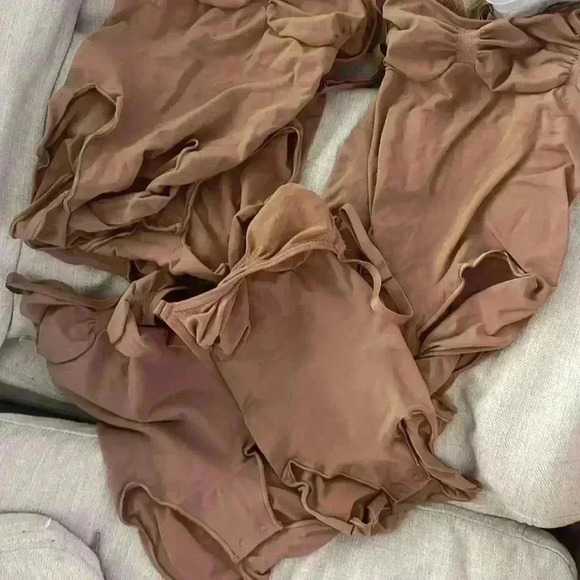 COPY - SKIMS Adjustable Straps Seamless Sculpt Compression Thong Bodysuit Size … - Picture 5 of 7